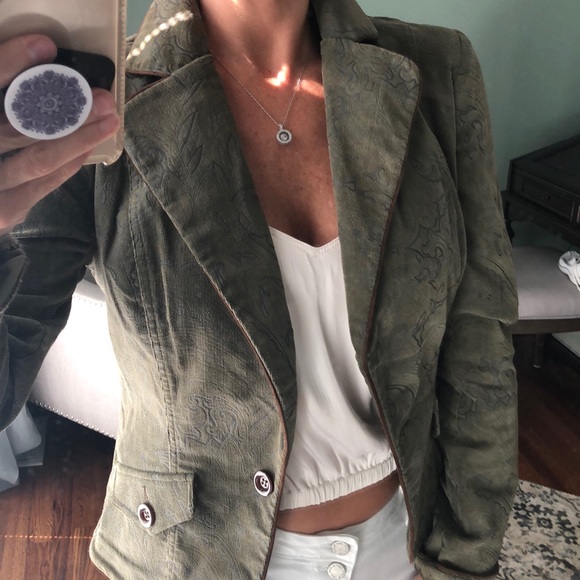 Corduroy jacket size medium - Picture 3 of 8